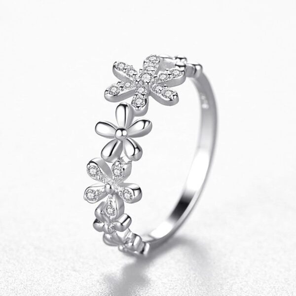 Silver Light Luxury Micro Diamond Ring