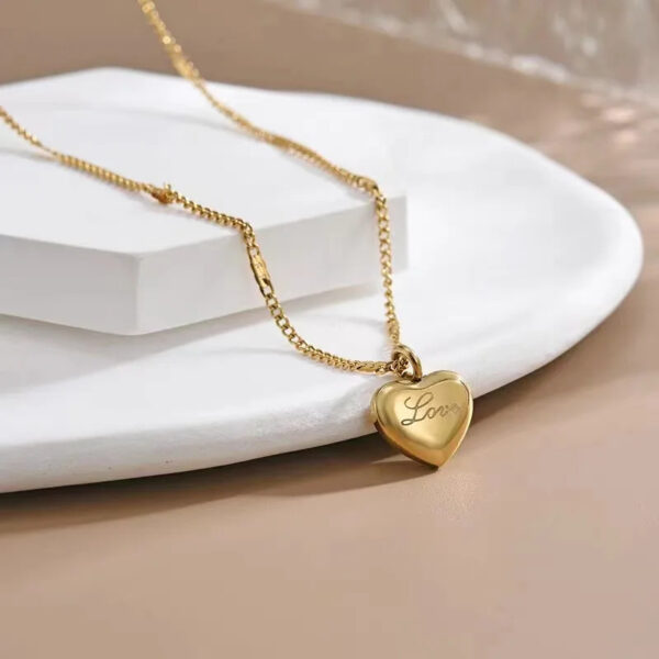 Vintage Simple Heart Necklace - Image 3